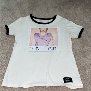Official Taylor Swift 1989 Concert Tee